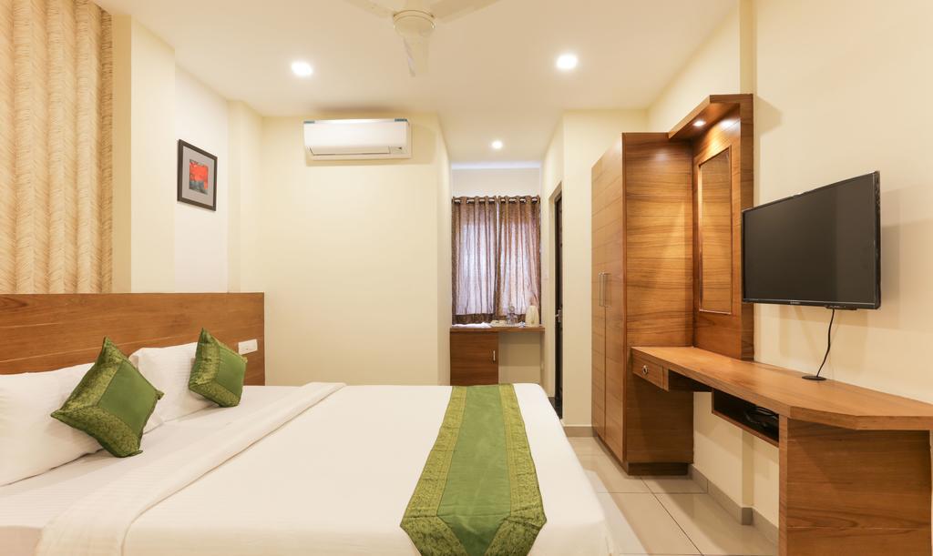 Treebo Trend Cmks Gulmohar Suites Kochi Luaran gambar
